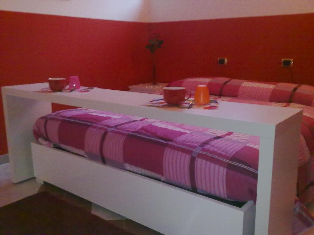 Affittacamere Valchiavenna - Foresteria Lombarda Con Parcheggio Privato Sul Posto! Apprezzata Gestione Familiare Dal 2012, Qualita-Prezzo Top! "Guest-House With Private Parking On Site! Appreciated Family Management Since 2012, Quality-Price Top!" Chiavenna Quarto foto